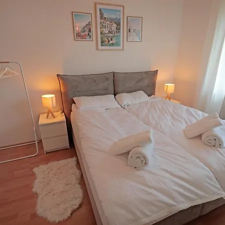 Goldhouse - Sauna, Whirlpool, Switch, Darts & Mehr Andernach