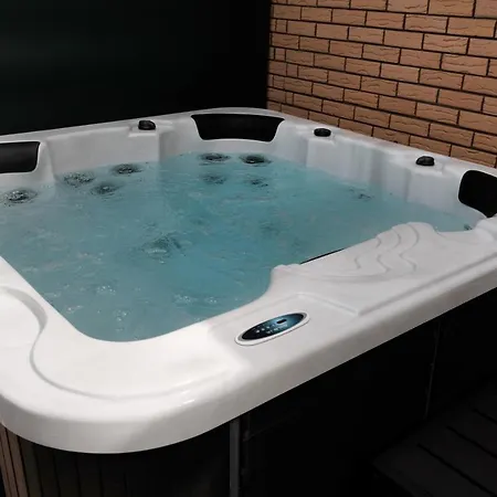 Goldhouse - Sauna, Whirlpool, Switch, Darts & Mehr * Andernach