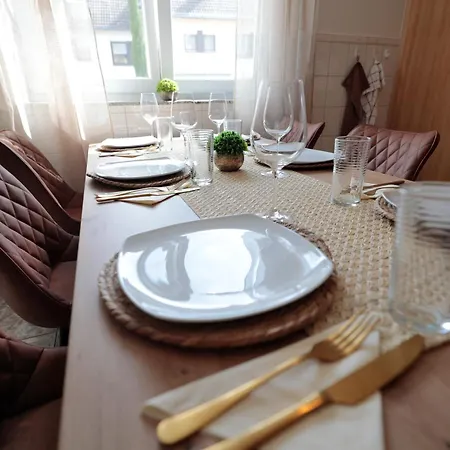 Villa Goldhouse - Sauna, Whirlpool, Switch, Darts & Mehr Andernach